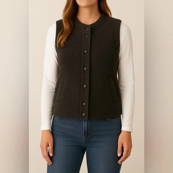Aerie Black Sherpa Fleece Vest Size Large Button Front Cozy Lined Fall Winter - Picture 1 of 4